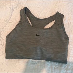 Nike small sports bra one piece padding